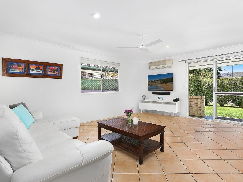 47 Twenty Fourth Avenue, Palm Beach QLD 4221