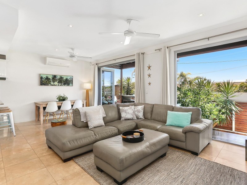 2/58 Palm Beach Avenue, Palm Beach QLD 4221