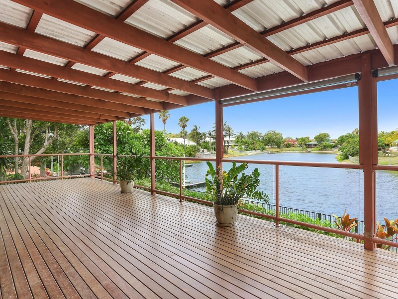 8 Driver Court, Mermaid Waters QLD 4218