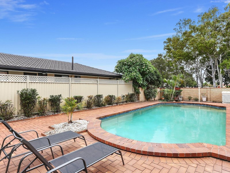 8 Driver Court, Mermaid Waters QLD 4218