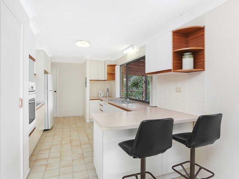 8 Driver Court, Mermaid Waters QLD 4218