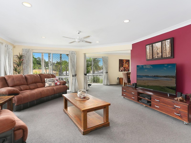 2 Jandakot Court, Elanora QLD 4221