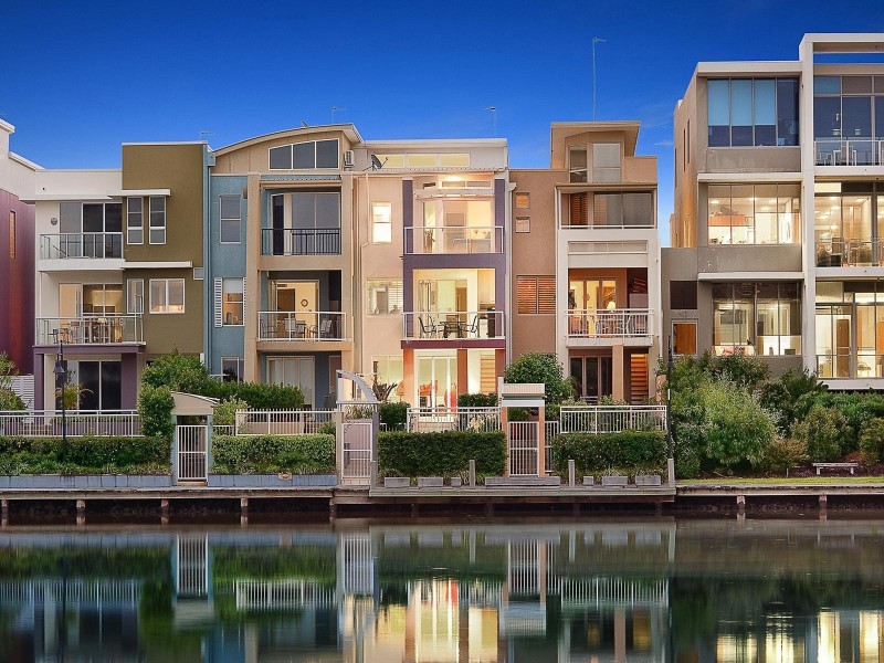 43 Watts Drive, Varsity Lakes QLD 4227