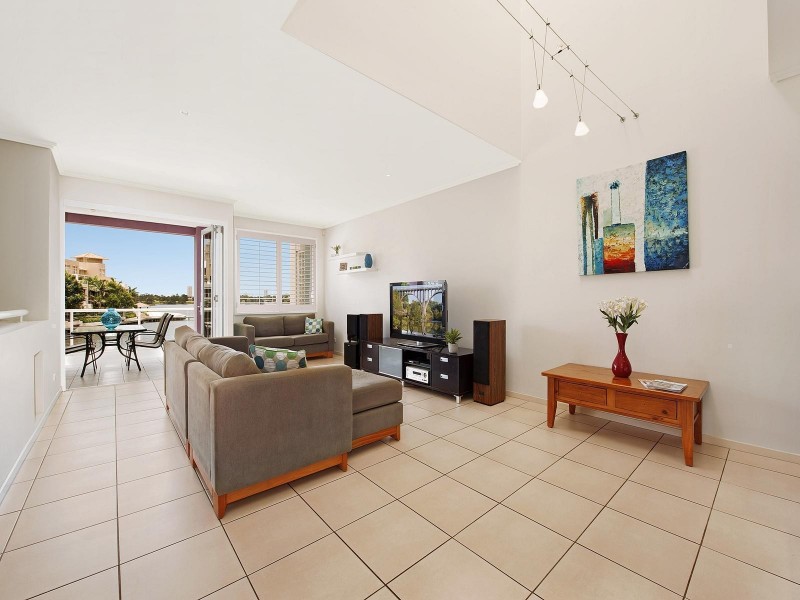 43 Watts Drive, Varsity Lakes QLD 4227