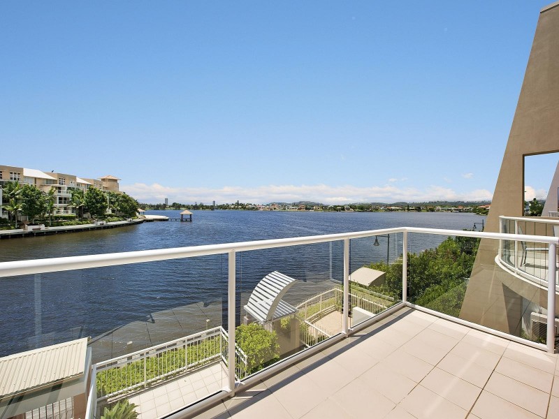 43 Watts Drive, Varsity Lakes QLD 4227