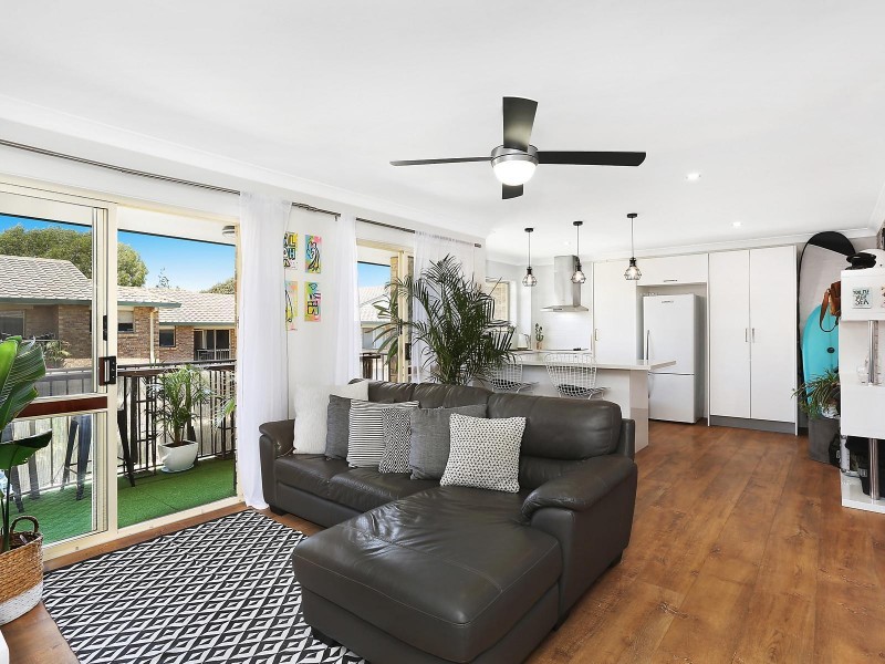 24/1 Rolan Court, Palm Beach QLD 4221