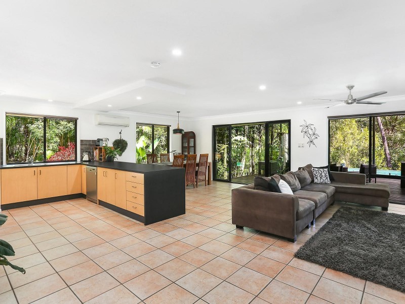 55 Simpsons Road, Elanora QLD 4221