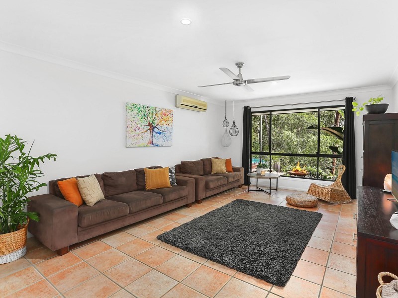 55 Simpsons Road, Elanora QLD 4221