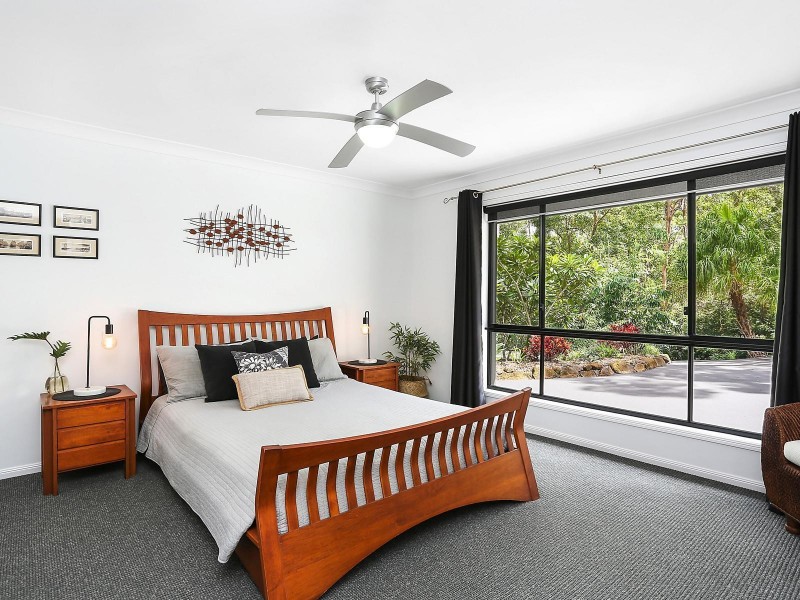 55 Simpsons Road, Elanora QLD 4221