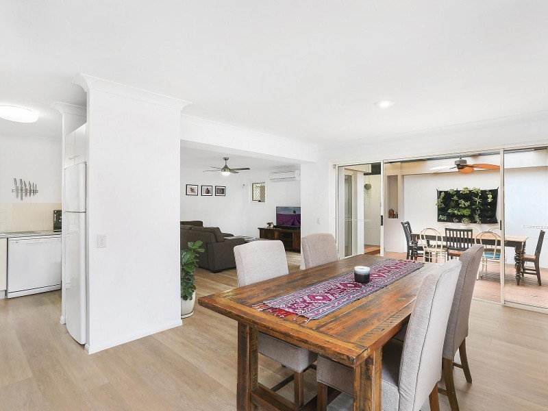 16 Coral Tree Court, Robina QLD 4226