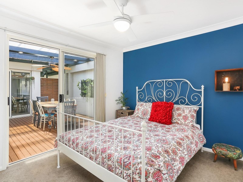 16 Coral Tree Court, Robina QLD 4226