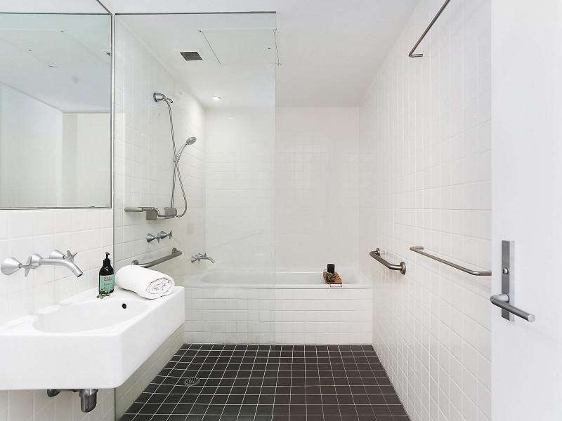 1801/159 Old Burleigh Road, Broadbeach QLD 4218