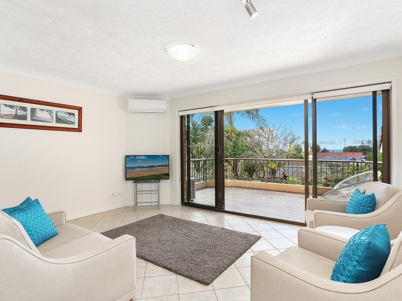 2/2 Hayle Street, Burleigh Heads QLD 4220
