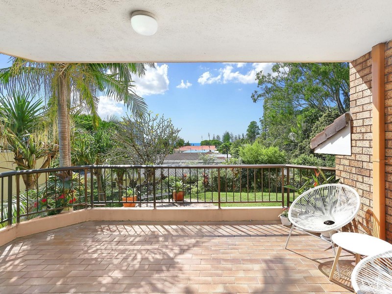 2/2 Hayle Street, Burleigh Heads QLD 4220