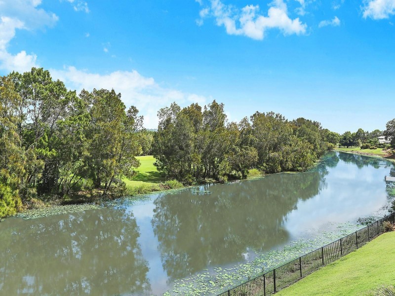 196 Easthill Drive, Robina QLD 4226