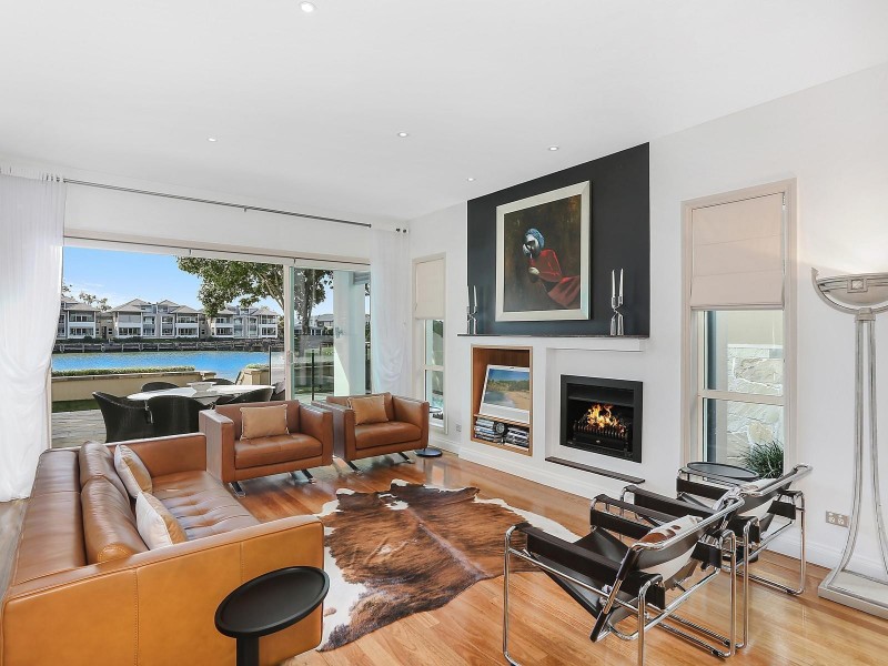 706 Glades Drive, Robina QLD 4226