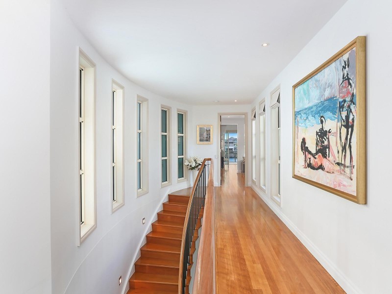 706 Glades Drive, Robina QLD 4226