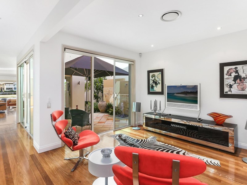 706 Glades Drive, Robina QLD 4226