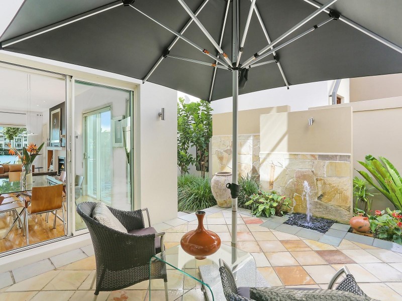 706 Glades Drive, Robina QLD 4226