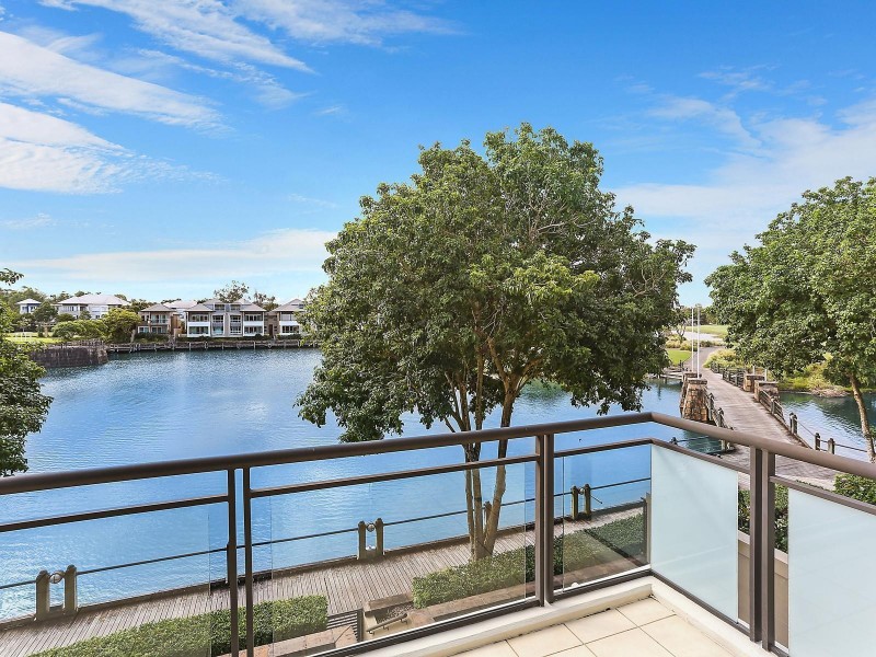 706 Glades Drive, Robina QLD 4226