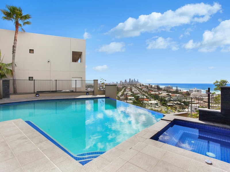 22/1 Great Hall Drive, Miami QLD 4220