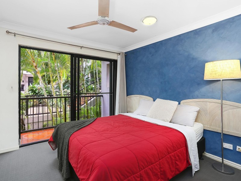 22/1 Great Hall Drive, Miami QLD 4220