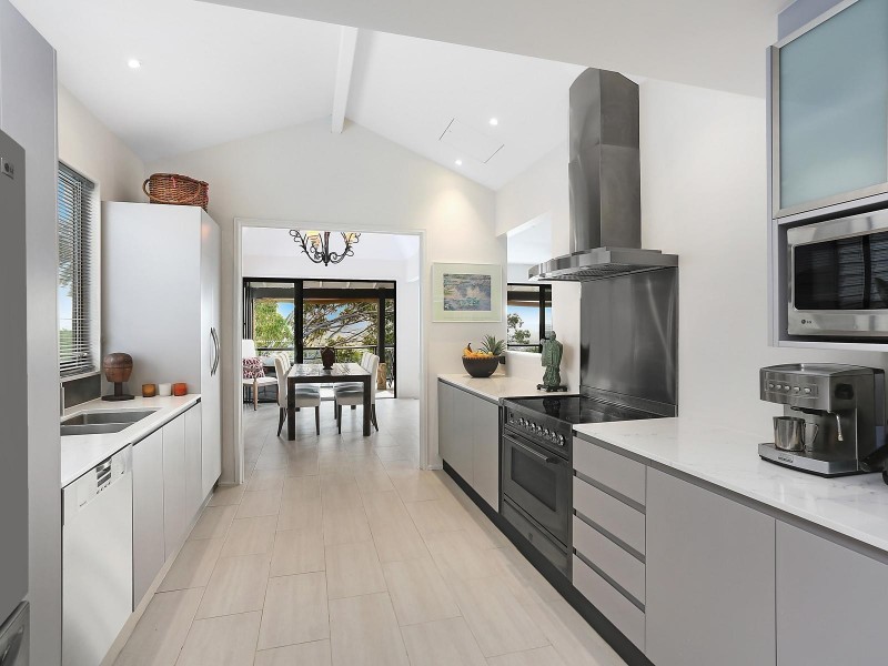12 Pall Mall Avenue, Currumbin QLD 4223