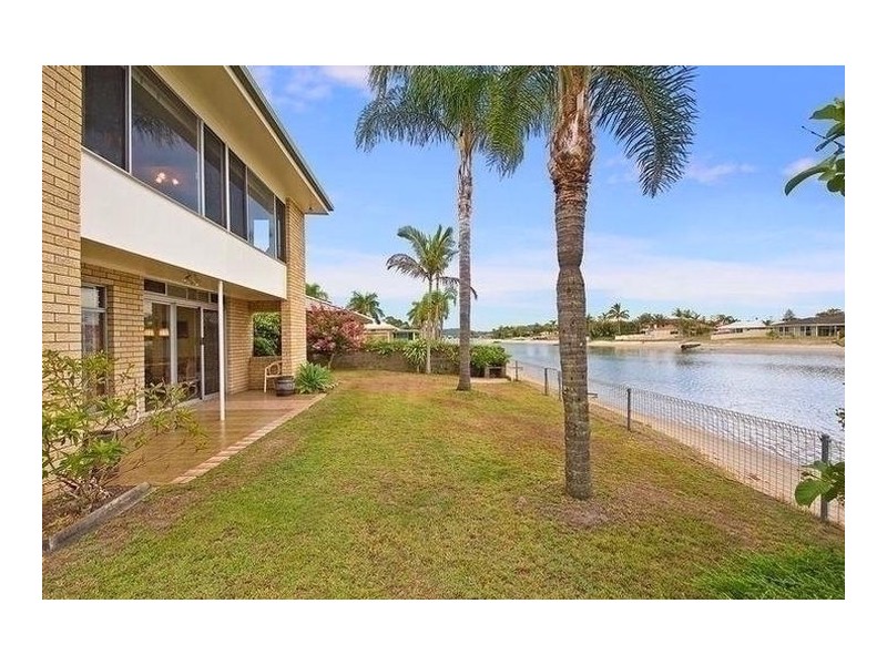 222  Mallawa Drive, Palm Beach QLD 4221