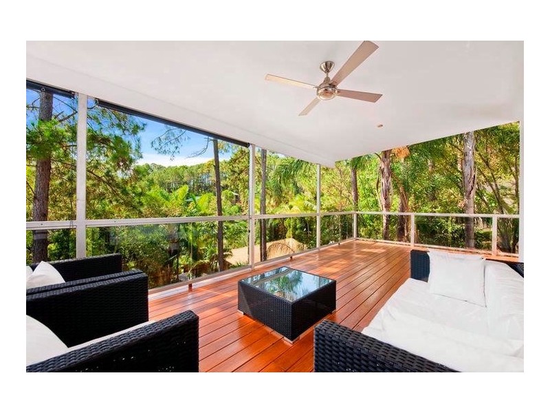 15 Bindoon Close, Elanora QLD 4221