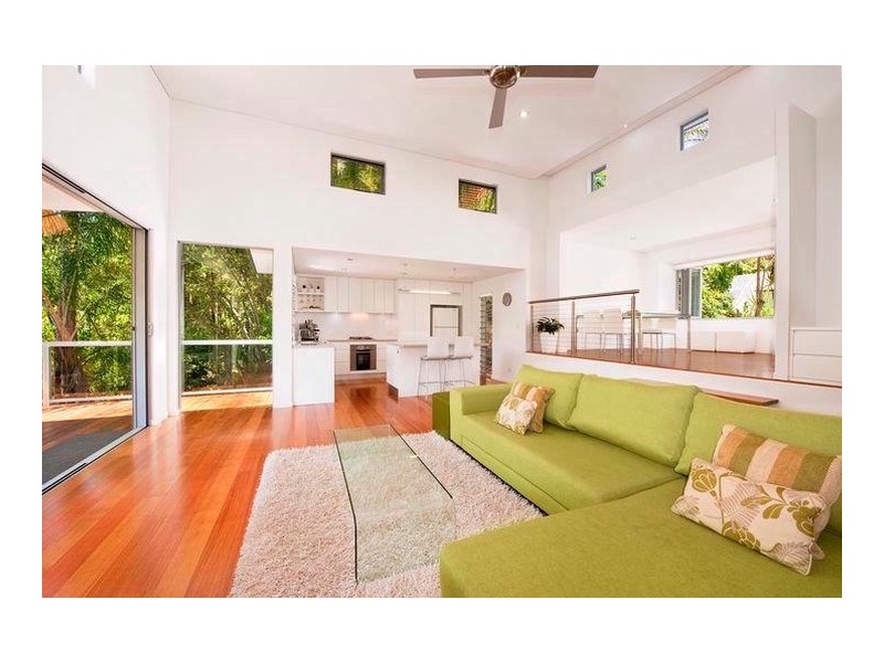15 Bindoon Close, Elanora QLD 4221