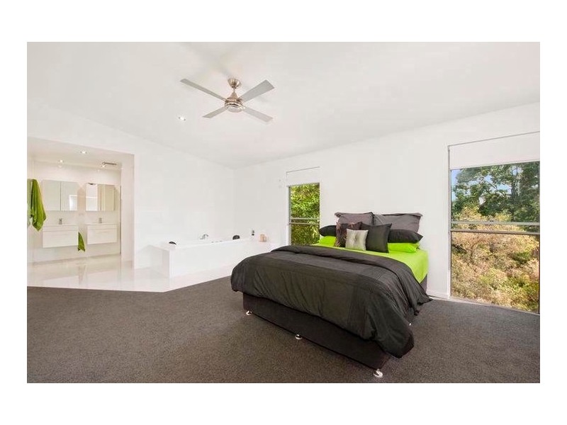 15 Bindoon Close, Elanora QLD 4221