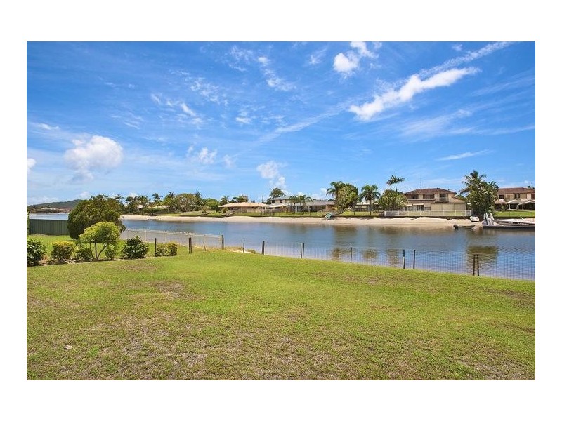 208 Mallawa Drive, Palm Beach QLD 4221