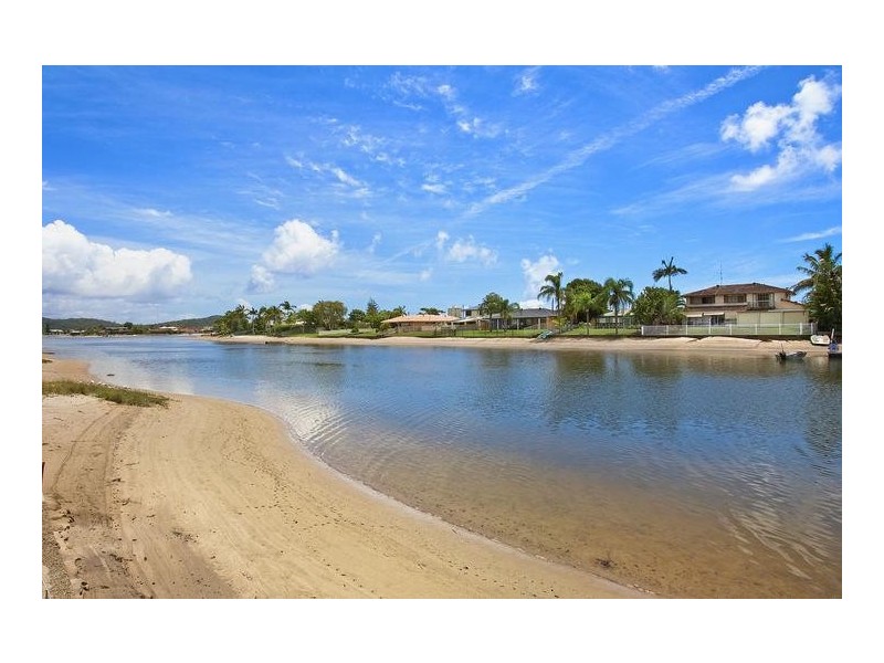 208 Mallawa Drive, Palm Beach QLD 4221