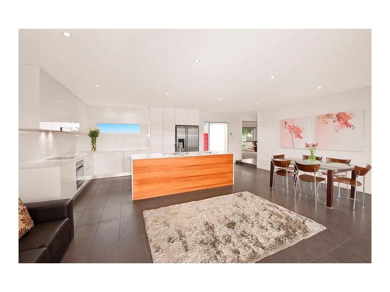 130 Burleigh Street, Burleigh Waters QLD 4220