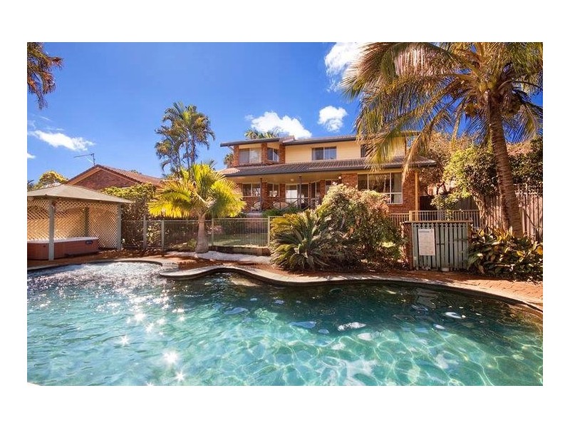8 Bluegum Boulevard, Banora Point NSW 2486