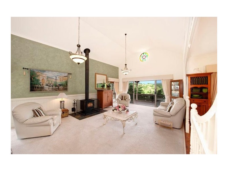 18 Pine Tree Place, Piggabeen NSW 2486