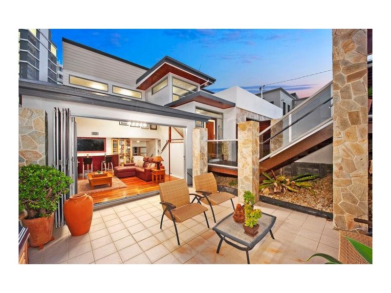 6 Garrick Street, Coolangatta QLD 4225