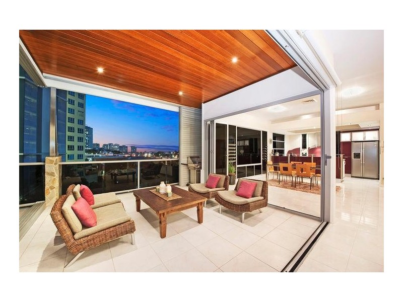 6 Garrick Street, Coolangatta QLD 4225