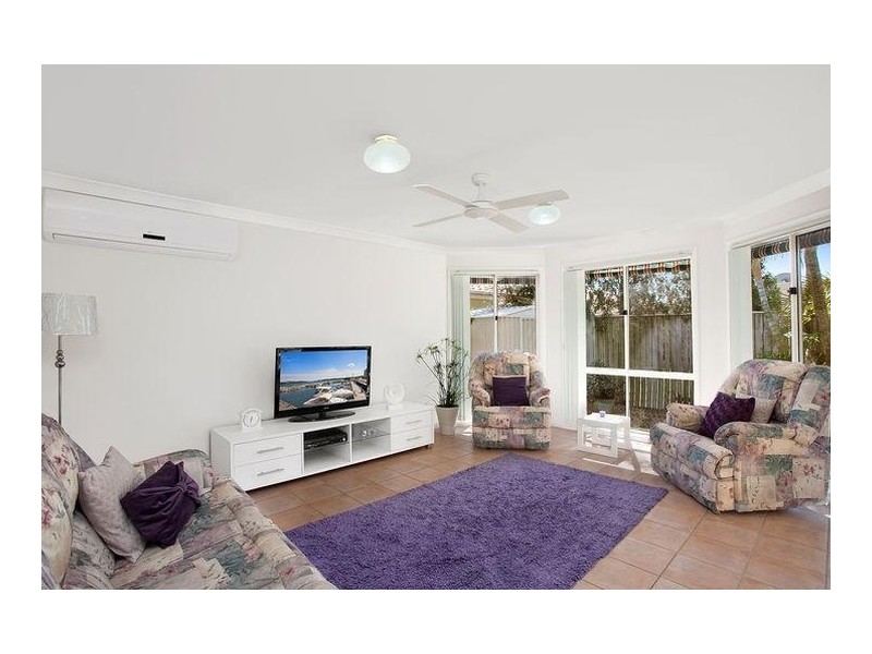 25 Riversdale Boulevard, Banora Point NSW 2486