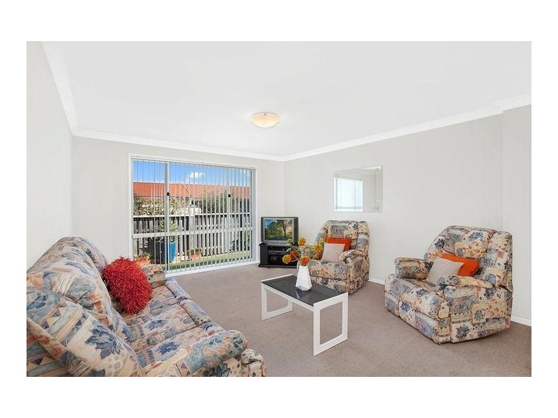 25 Riversdale Boulevard, Banora Point NSW 2486