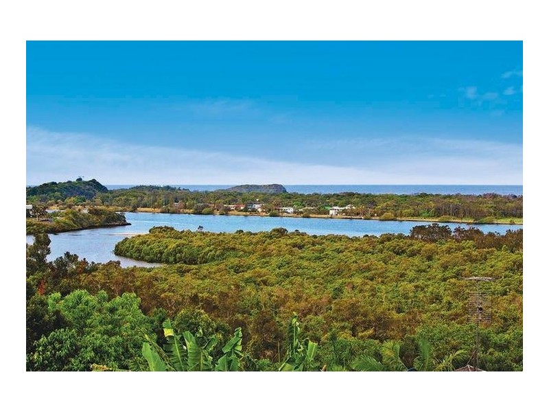 4 Allamanda Avenue, Banora Point NSW 2486