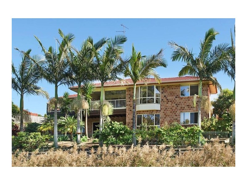 11 Daintree Close, Banora Point NSW 2486