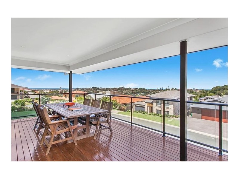 4 Mourne Terrace, Banora Point NSW 2486