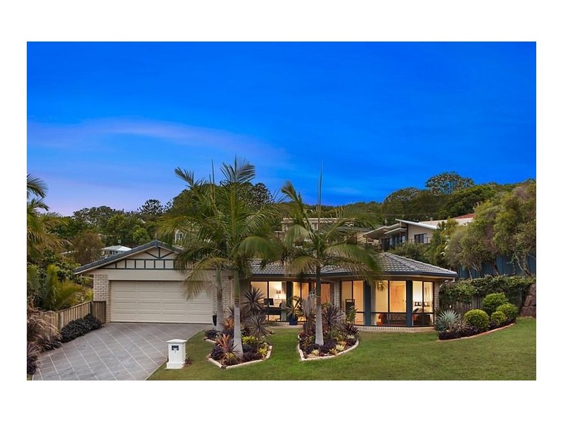 1 Buncrana Terrace, Banora Point NSW 2486