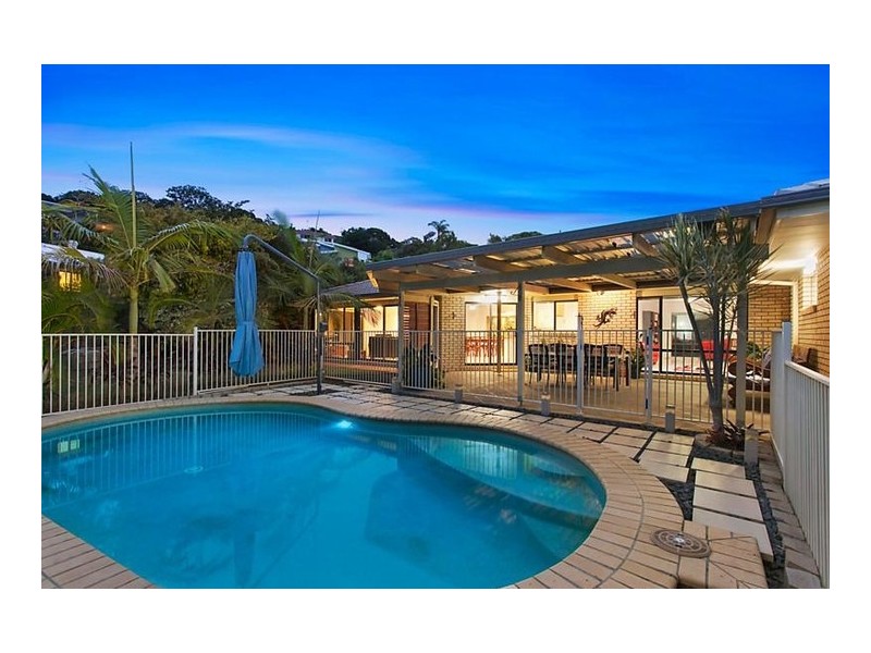 1 Buncrana Terrace, Banora Point NSW 2486