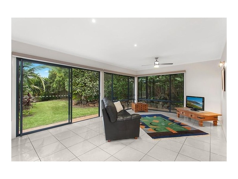 1 Buncrana Terrace, Banora Point NSW 2486