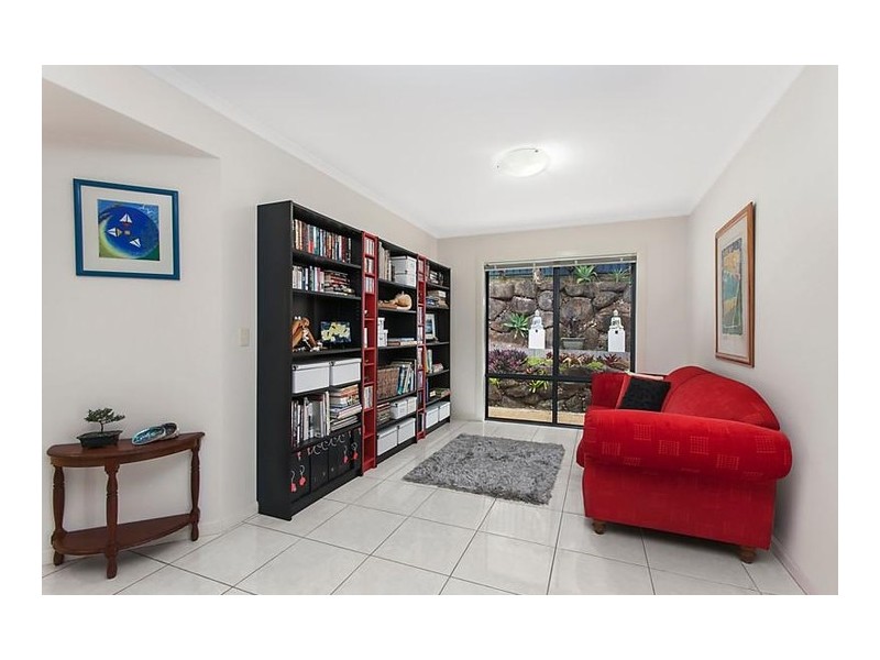 1 Buncrana Terrace, Banora Point NSW 2486