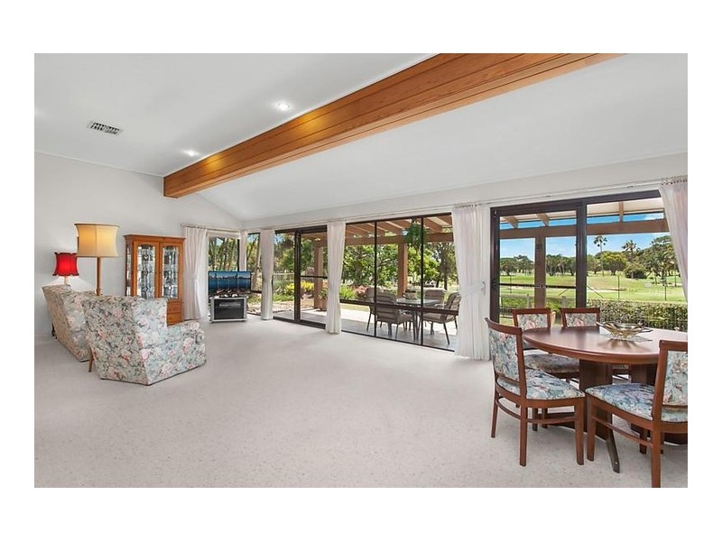 10 Huntingdale Place, Banora Point NSW 2486