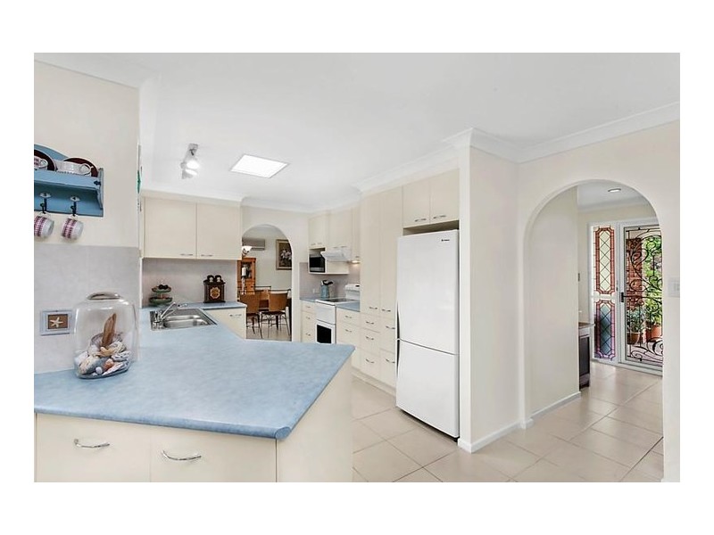 2 Oakland Parade, Banora Point NSW 2486