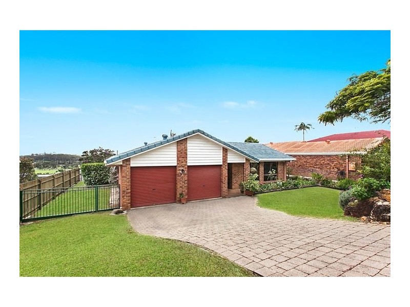 2 Oakland Parade, Banora Point NSW 2486